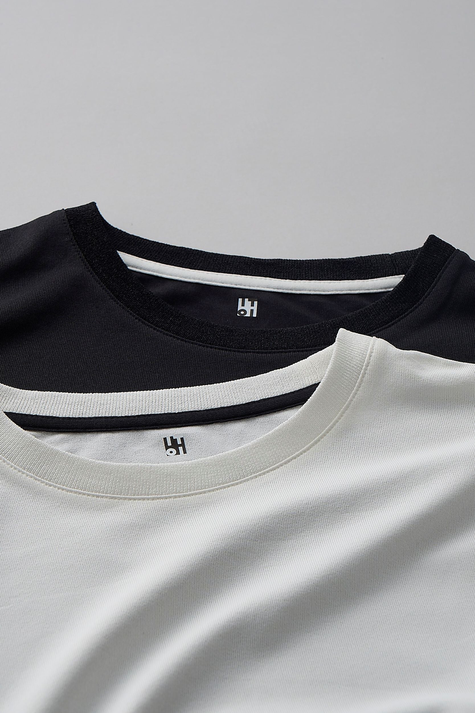 Tシャツ　襟元